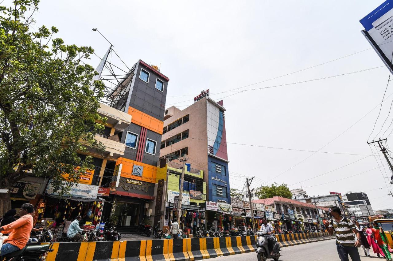 Ramesh Residency Hotel Anantapur Buitenkant foto
