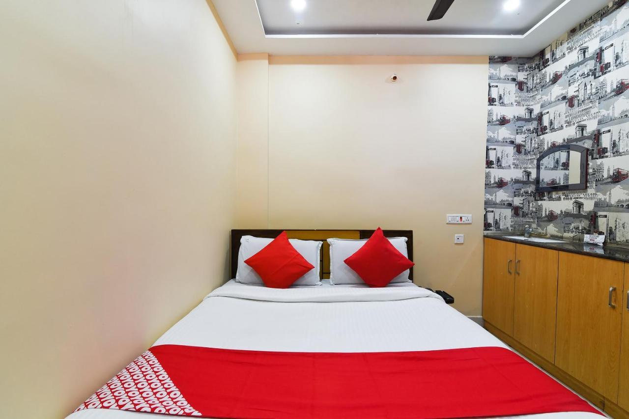 Ramesh Residency Hotel Anantapur Buitenkant foto