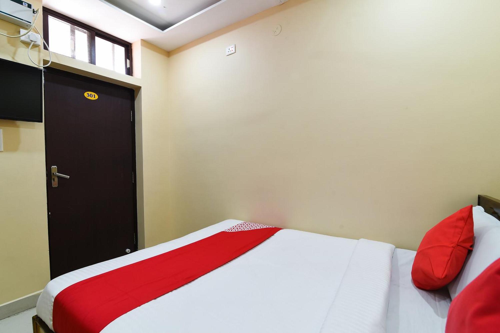 Ramesh Residency Hotel Anantapur Buitenkant foto